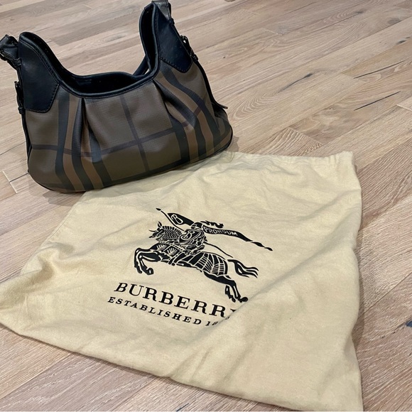 BURBERRY shoulder bag, authentic with dust bag - Picture 8 of 15